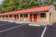 Exterior Econo Lodge Opelika