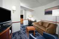 Common Space Fairfield Inn & Suites by Marriott Charlottesville North
