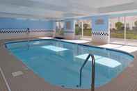 Swimming Pool Fairfield Inn & Suites Dayton Troy