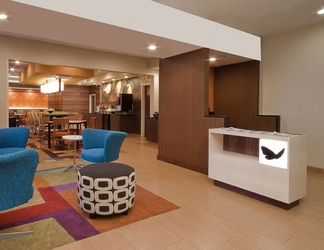 Lobi 2 Fairfield Inn by Marriott Philadelphia Airport