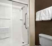 In-room Bathroom 2 Fairfield Inn by Marriott Raleigh Airport/RTP