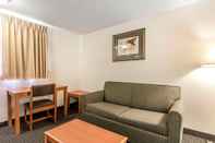 Ruang Umum Econo Lodge Inn And Suites