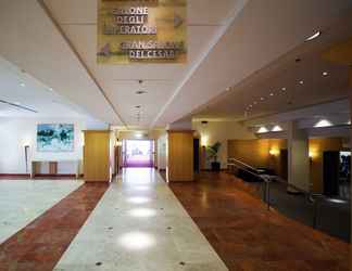 Lobby 2 Hilton Rome Airport