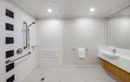 Phòng tắm bên trong 3 Mercure Sydney Macquarie Park
