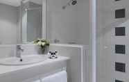 Toilet Kamar 2 Mercure Sydney Macquarie Park