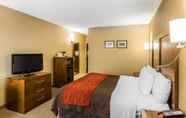 Bedroom 5 Comfort Inn & Suites Dalton