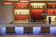 Bar, Cafe and Lounge ibis London Docklands Canary Wharf