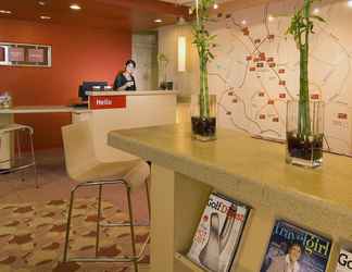 Lobby 2 TownePlace Suites Marriott Dulles Airport