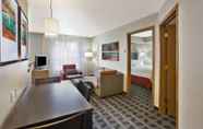 Common Space 7 Towneplace Suites By Marriott Brookfield