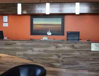 Lobby 2 Travelodge by Wyndham Swift Current