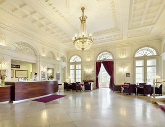 Lobby 2 Austria Trend Hotel Schloss Wilhelminenberg