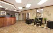 Lobby 2 Super 8 by Wyndham Drayton Valley