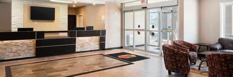 Lobby Super 8 by Wyndham Regina