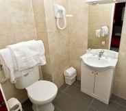 Toilet Kamar 7 Hipotel Paris Belgrand