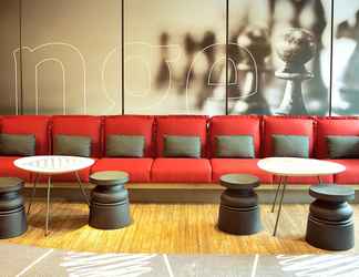 Lobby 2 ibis Paris Saint-Denis Stade Sud