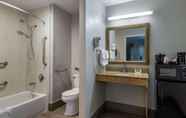 Toilet Kamar 5 Quality Inn Covington