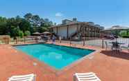 Swimming Pool 6 Quality Inn Covington