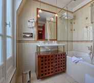 Toilet Kamar 5 Villa Pantheon