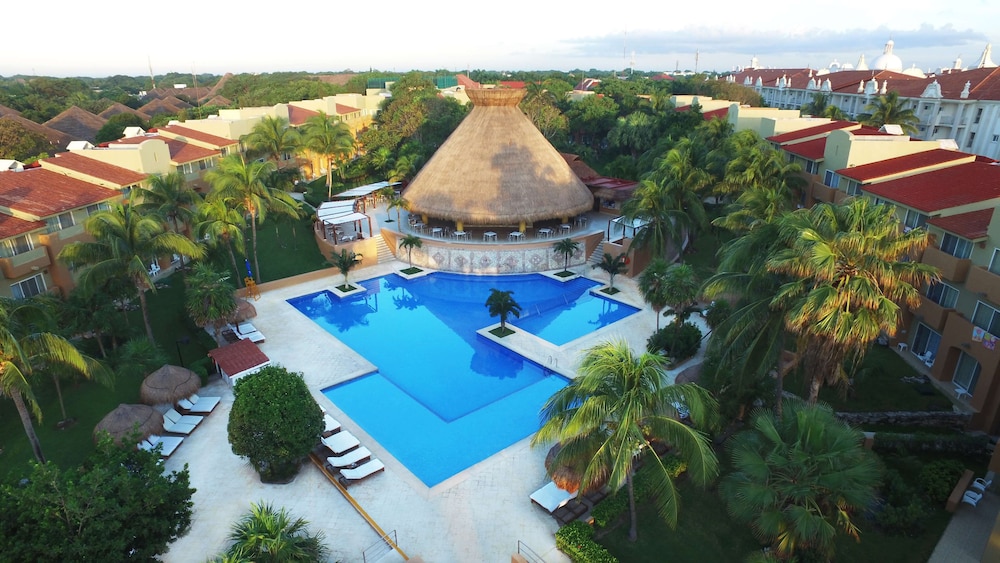 Swimming Pool Viva Azteca by Wyndham, A Trademark All Inclusive Resort