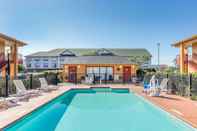 Swimming Pool Quality Inn Bessemer I-20 exit 108