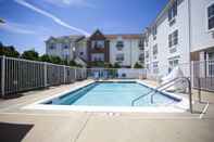 Swimming Pool Towneplace Suites By Marriott Streetsboro