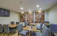 Restaurant 2 Towneplace Suites By Marriott Streetsboro