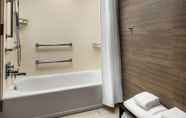 Toilet Kamar 4 Marriott Indianapolis Downtown