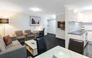 Kamar Tidur 2 Oaks Sydney Hyde Park Suites