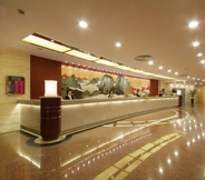 Lobi 3 Jin Jiang Pine City Hotel