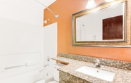 In-room Bathroom 5 Super 8 by Wyndham Hagerstown