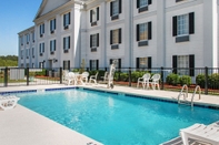 Swimming Pool Quality Inn Pooler - Savannah I-95