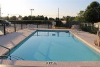 Swimming Pool Baymont by Wyndham Commerce GA Near Tanger Outlets Mall