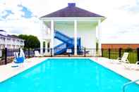 Swimming Pool Baymont by Wyndham Tullahoma