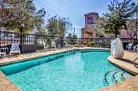 Swimming Pool Sleep Inn and Conference Center