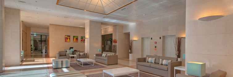 Lobby TRYP by Wyndham Montijo Parque Hotel