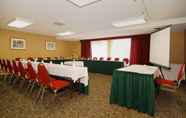 Functional Hall 5 Quality Inn & Suites