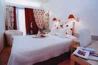 Bedroom The Park Hotel Piraeus