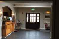 Lobby Rossett Hall Hotel