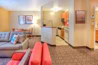 Common Space TownePlace Suites by Marriott Raleigh Cary-Weston Parkway