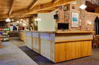 Lobby Ramada by Wyndham Gananoque Provincial Inn