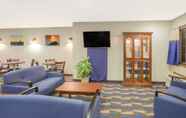 Lobby 3 Microtel Inn & Suites by Wyndham Manistee