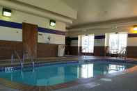 Kolam Renang Microtel Inn & Suites by Wyndham Rapid City