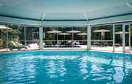 Swimming Pool 4 Mercure Hotel & Spa Aix-les-Bains Domaine Marlioz
