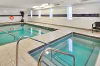 Swimming Pool Prestige Inn Golden