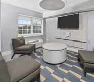 Common Space 4 Microtel Inn & Suites by Wyndham Bethel/Danbury