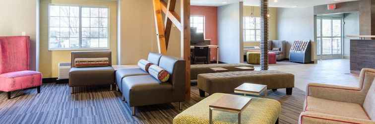 Lobby Quality Inn & Suites Ashland near Kings Dominion