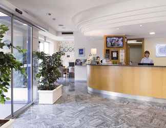 Lobby 2 City Hotel & Suites Foligno