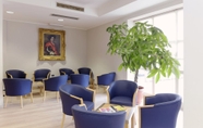 Sảnh chờ 6 City Hotel & Suites Foligno