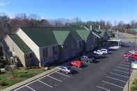 Common Space Country Inn & Suites by Radisson, Richmond I-95 South, VA