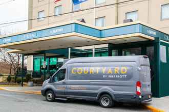 Exterior 4 Courtyard by Marriott New York JFK Airport